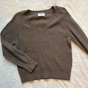 Old Navy Women's V-Neck Sweater in Brown